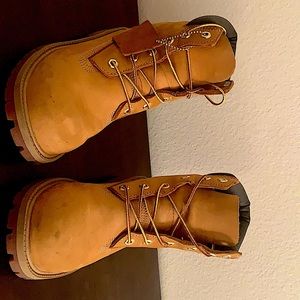 Size 7 Men's Timberland Boots
